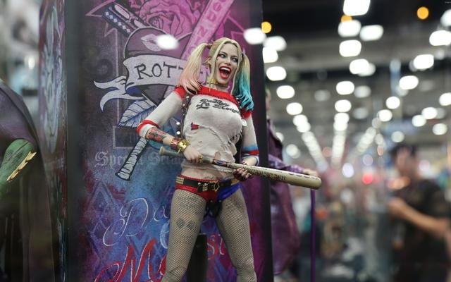 Margot Robbie Harley Quinn Suicide Squad Joke  from Chrome web store to be run with OffiDocs Chromium online