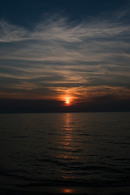 Biển mặt trời hoàng hôn là chủ đề được yêu thích nhất trong fotography. Nếu bạn đang muốn thấy những bức ảnh đẹp nhất về biển mặt trời hoàng hôn, hãy xem ngay hình ảnh liên quan đến từ khóa \