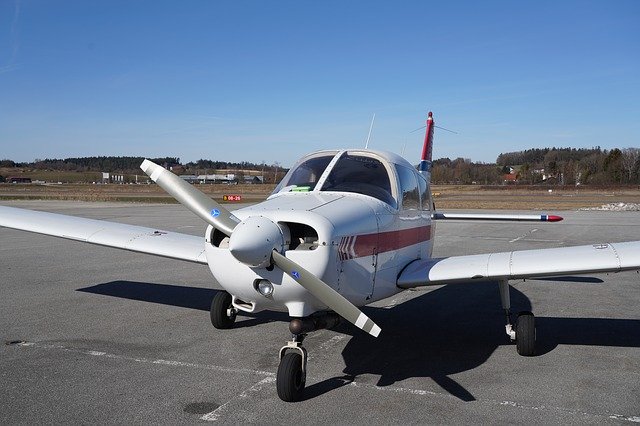 Free download shadow airplane blue sky apron free picture to be edited with GIMP free online image editor