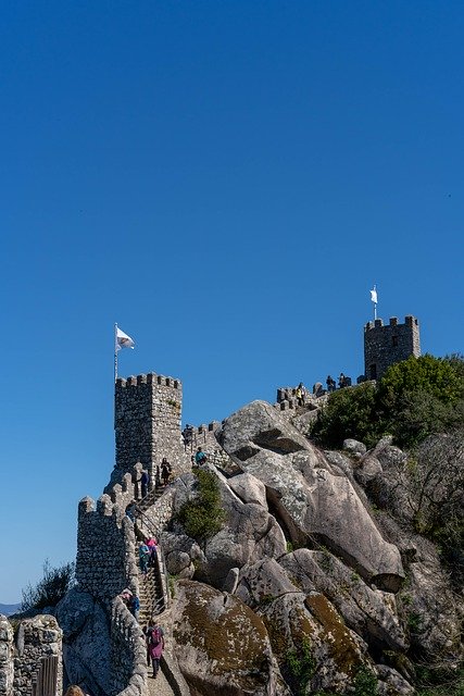 Sintra Portekiz Kalesi'ni ücretsiz indirin - GIMP çevrimiçi resim düzenleyicisiyle düzenlenecek ücretsiz fotoğraf veya resim