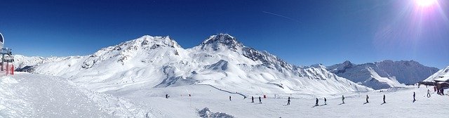 Скачать бесплатно Ski Sun Snow - бесплатное фото или изображение для редактирования с помощью онлайн-редактора изображений GIMP