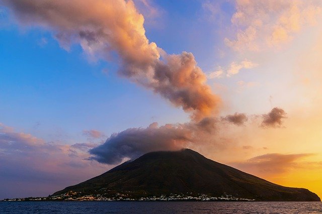 বিনামূল্যে ডাউনলোড করুন Stromboli Aeolian Islands Sicily - বিনামূল্যে ছবি বা ছবি GIMP অনলাইন ইমেজ এডিটর দিয়ে সম্পাদনা করা হবে