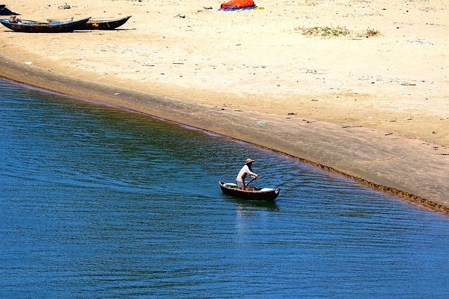 Free download vietnam da nang fisherman coast free picture to be edited with GIMP free online image editor