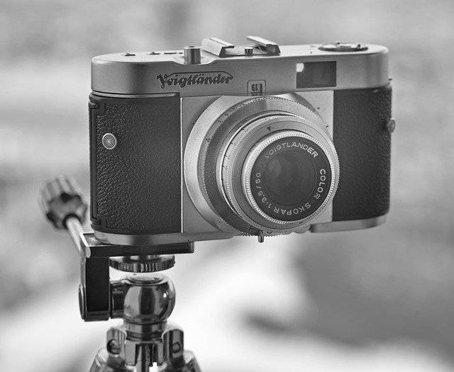 Descarga gratuita Vintage Camera Retro Black y plantilla de fotografía gratuita para editar con el editor de imágenes en línea GIMP