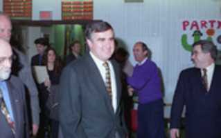 Free download Visite du Premier ministre Lucien Bouchard, 1998 free photo or picture to be edited with GIMP online image editor