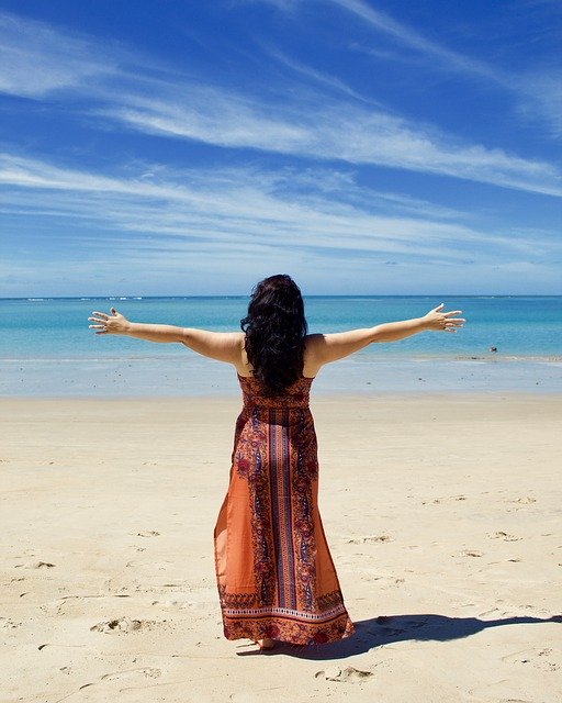 ດາວໂຫລດຟຣີ Woman Beach Relaxation - ຮູບພາບຫຼືຮູບພາບທີ່ບໍ່ເສຍຄ່າເພື່ອແກ້ໄຂດ້ວຍຕົວແກ້ໄຂຮູບພາບອອນໄລນ໌ GIMP