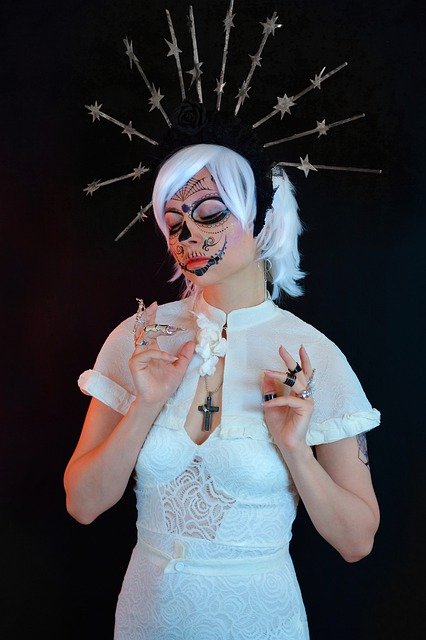 Scarica gratuitamente l'immagine gratuita del costume da donna la calavera catrina da modificare con l'editor di immagini online gratuito GIMP