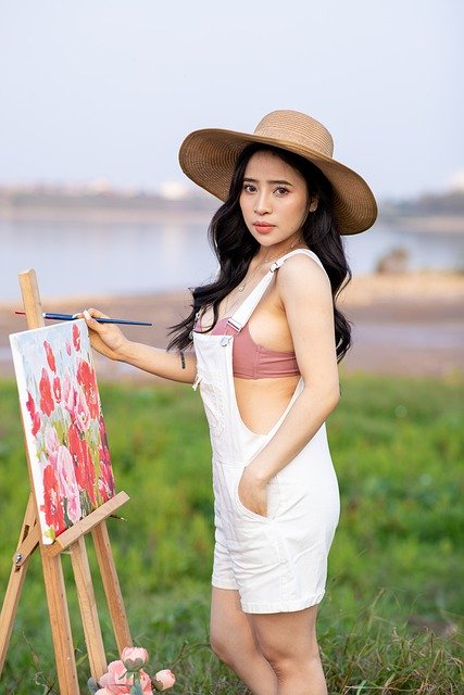 Free download woman painting beauty model pose free picture to be edited with GIMP free online image editor