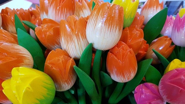 Gratis download Houten Tulpen Kunstbloemen - gratis foto of afbeelding om te bewerken met GIMP online afbeeldingseditor