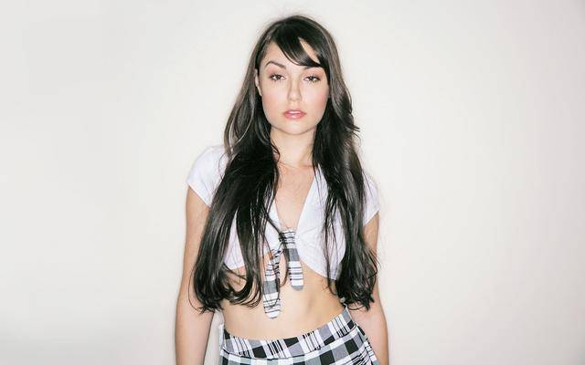 Tapeta na pulpit Sasha Grey Akt pornograficzny ze sklepu internetowego Chrome, który można uruchamiać w trybie online za pomocą OffiDocs Chromium