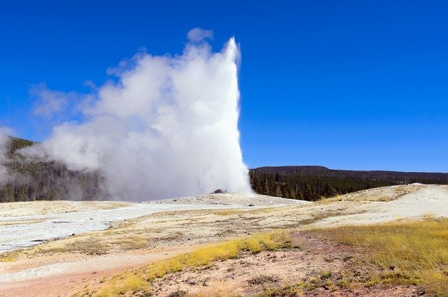 Free download YellowstoneS Old Faithful Geyser -  free photo or picture to be edited with GIMP online image editor