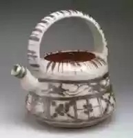 ດາວໂຫລດຟຣີ Ewer ກັບ Floral and Striped Design ຟຣີຮູບພາບຫຼືຮູບພາບທີ່ຈະແກ້ໄຂດ້ວຍບັນນາທິການຮູບພາບອອນໄລນ໌ GIMP