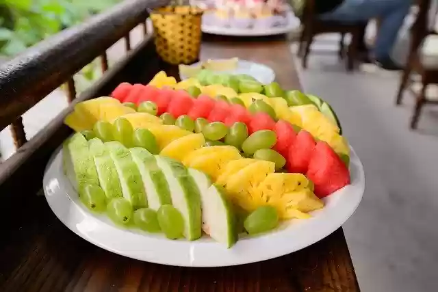 Bezpłatne pobieranie Fruit Food Plate - darmowe zdjęcie lub obraz do edycji za pomocą internetowego edytora obrazów GIMP