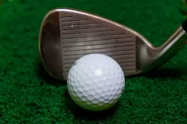 Безкоштовно завантажте безкоштовний фотошаблон Golf Ball Club для редагування в онлайн-редакторі зображень GIMP