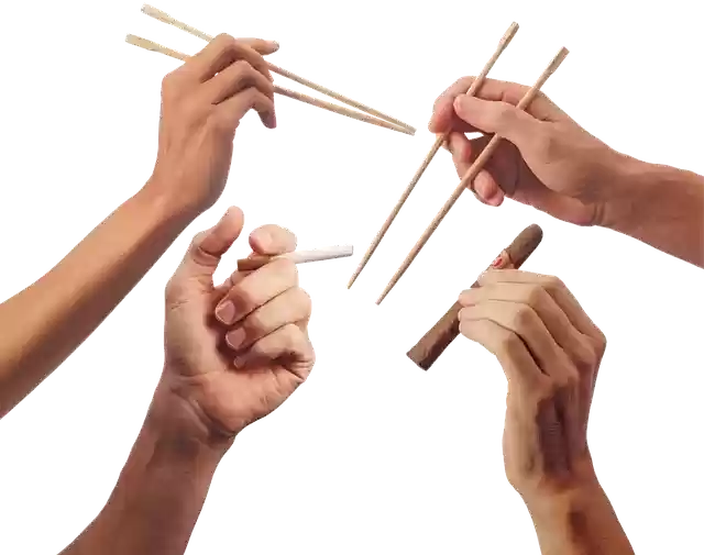 Download gratuito Hand Chopsticks Hashi - foto o immagine gratuita da modificare con l'editor di immagini online di GIMP