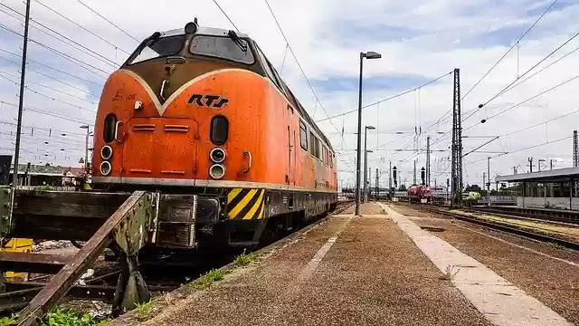 Téléchargement gratuit de Loco Locomotive Train - photo ou image gratuite à éditer avec l'éditeur d'images en ligne GIMP