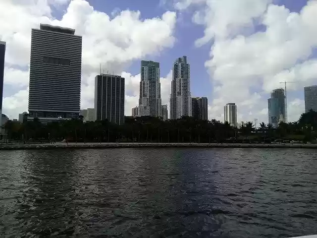 Unduh gratis Miami Brickell Buildings - foto atau gambar gratis untuk diedit dengan editor gambar online GIMP