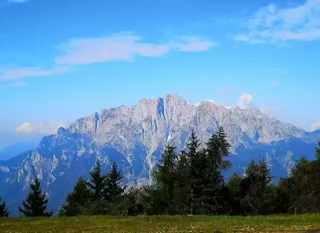 ดาวน์โหลดเทมเพลตรูปภาพฟรี Mountain Trees Summer ฟรีเพื่อแก้ไขด้วยโปรแกรมแก้ไขรูปภาพออนไลน์ GIMP