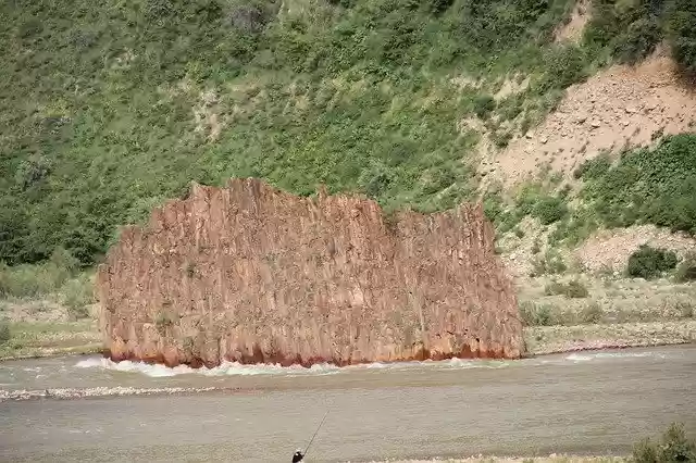 Безкоштовно завантажте безкоштовний шаблон фотографій Nature Mountain River для редагування в онлайн-редакторі зображень GIMP