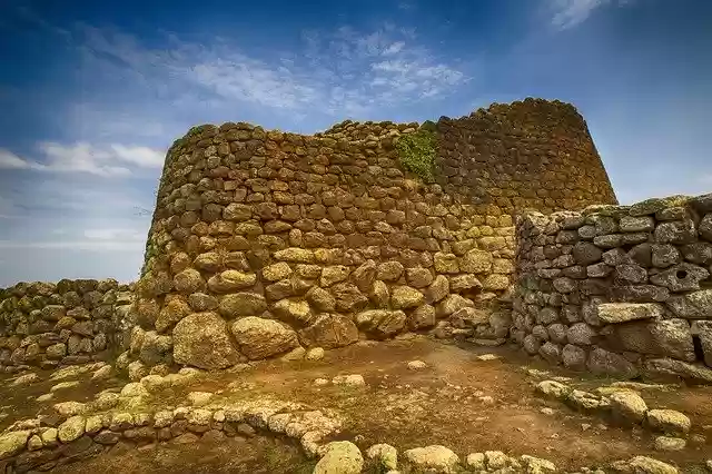 免费下载 Nuraghe Losa Lowering - 使用 GIMP 在线图像编辑器编辑的免费照片或图片