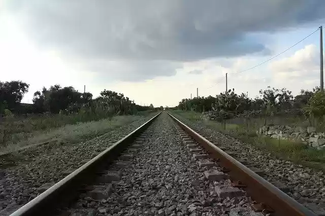 Бесплатно скачать бесплатный шаблон фотографии Railroad Train Rail для редактирования с помощью онлайн-редактора изображений GIMP