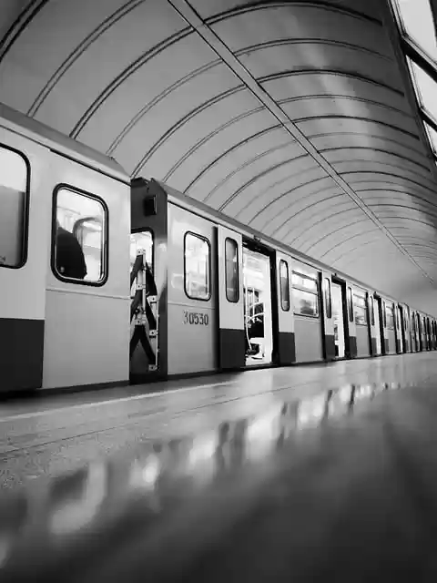 Бесплатно скачать подземный вагон метро бесплатное изображение для редактирования с помощью бесплатного онлайн-редактора изображений GIMP